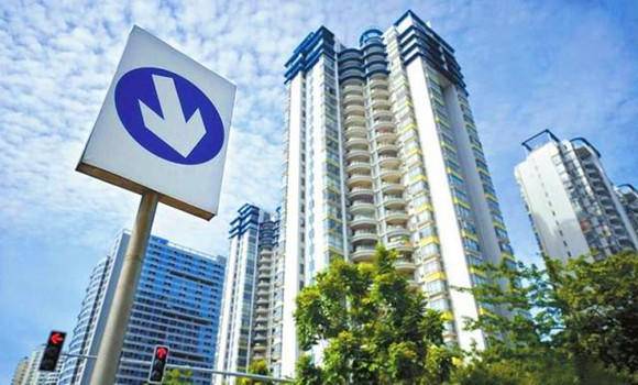 李嘉誠新年警示 遠(yuǎn)離房產(chǎn)投資，聚焦批發(fā)零售業(yè)